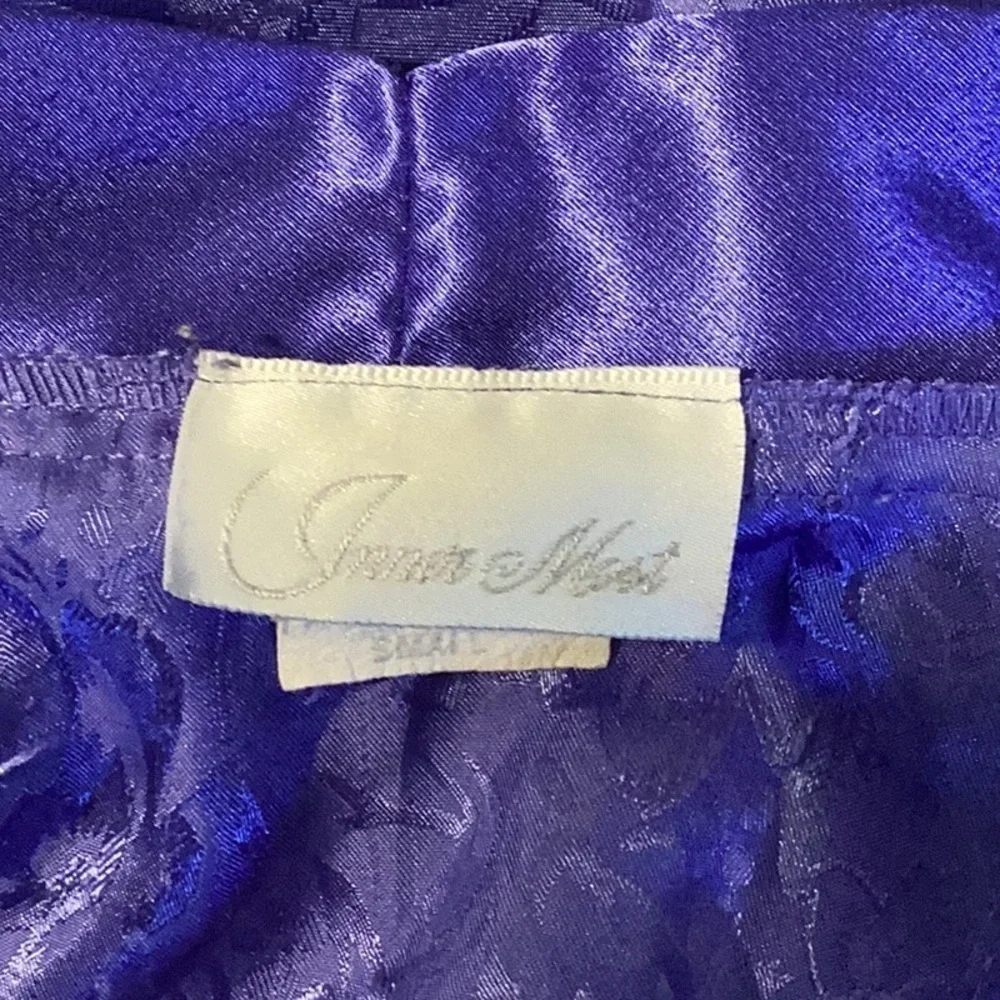 Inner most robe. W1 - Picture 4 of 4